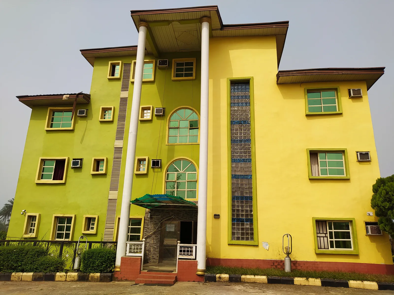 Prince-Dav Hotels & Suites — At a glance, Umuahia