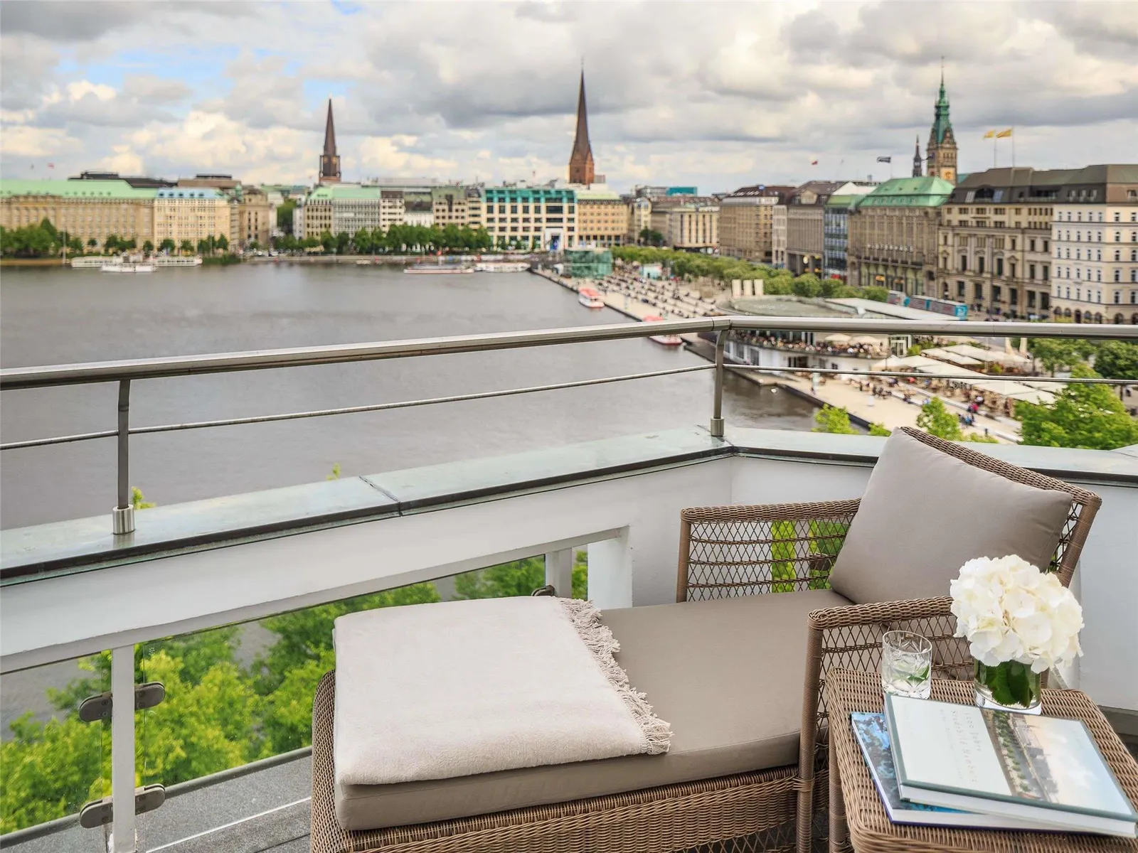 Fairmont Hotel Vier Jahreszeiten — Exterior, Hamburg