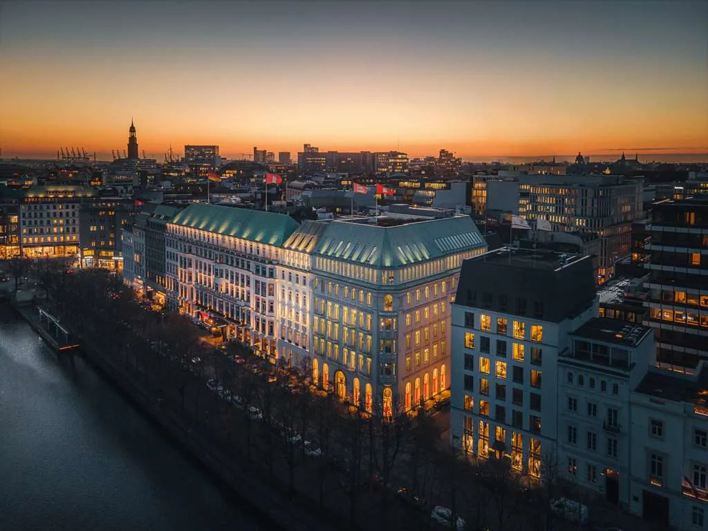 Fairmont Hotel Vier Jahreszeiten — Exterior, Hamburg