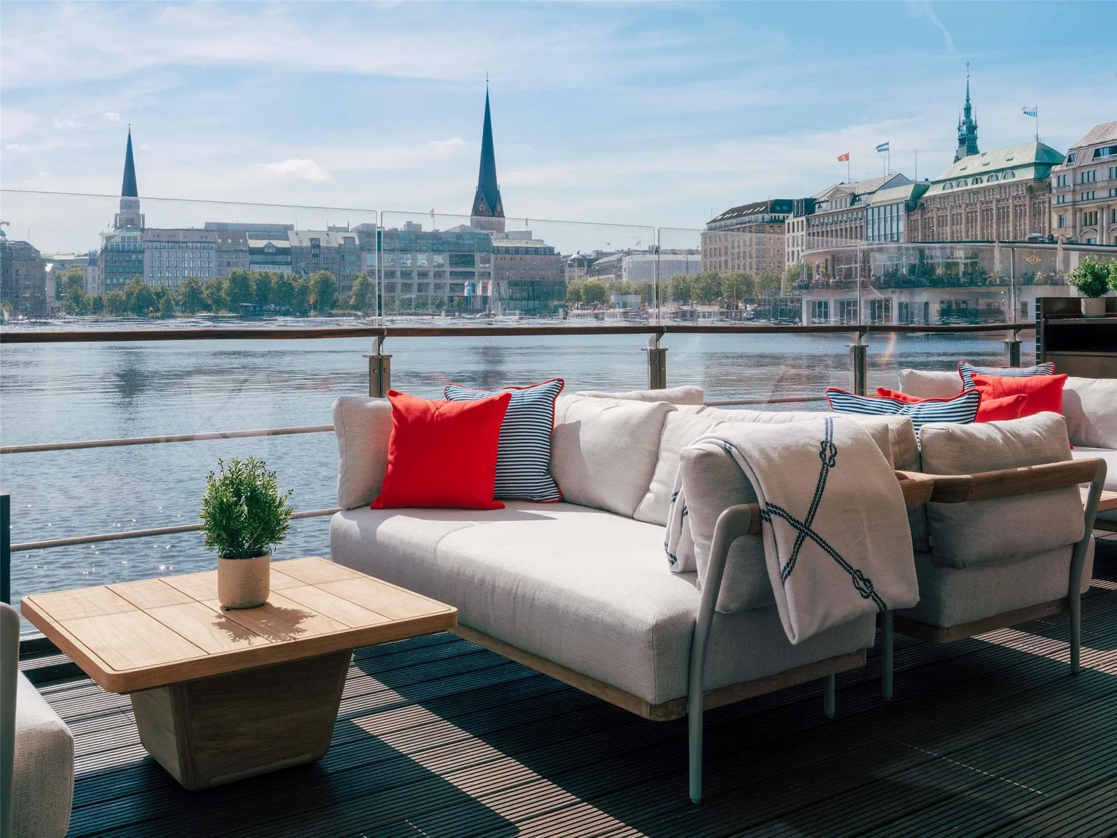 Fairmont Hotel Vier Jahreszeiten — Exterior, Hamburg
