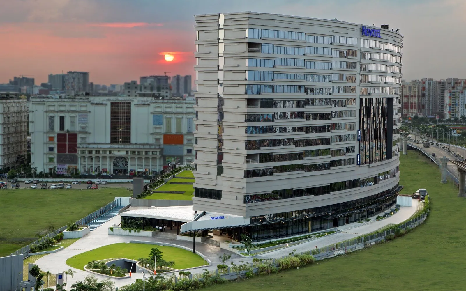 Novotel Kolkata Hotel & Residences, Kolkata