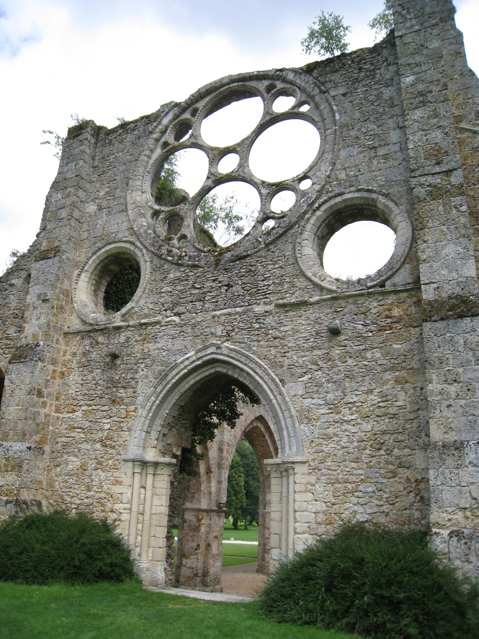 Abbaye des Vaux-de-Cernay, Cernay-la-Ville
