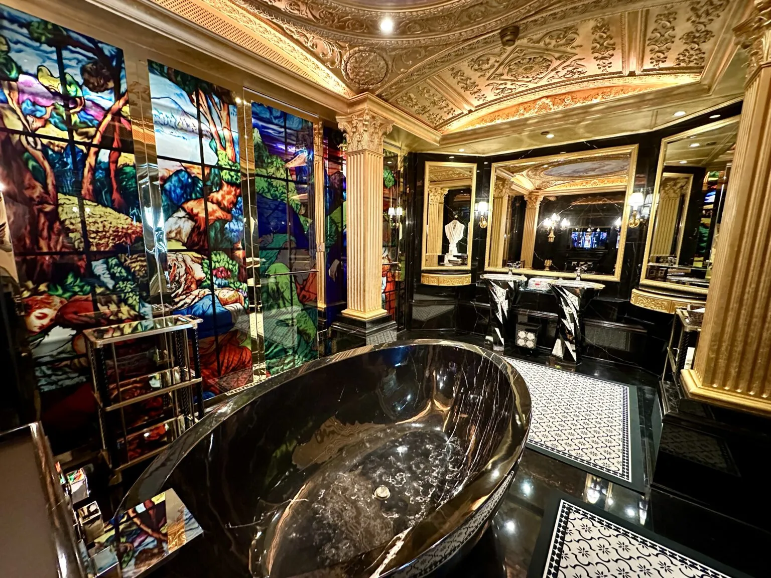 The13 Palace, Macau