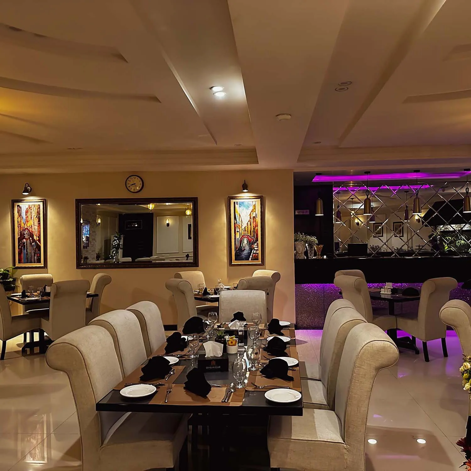 OXYGYM CLUB Hotel & Suites, Faisalabad