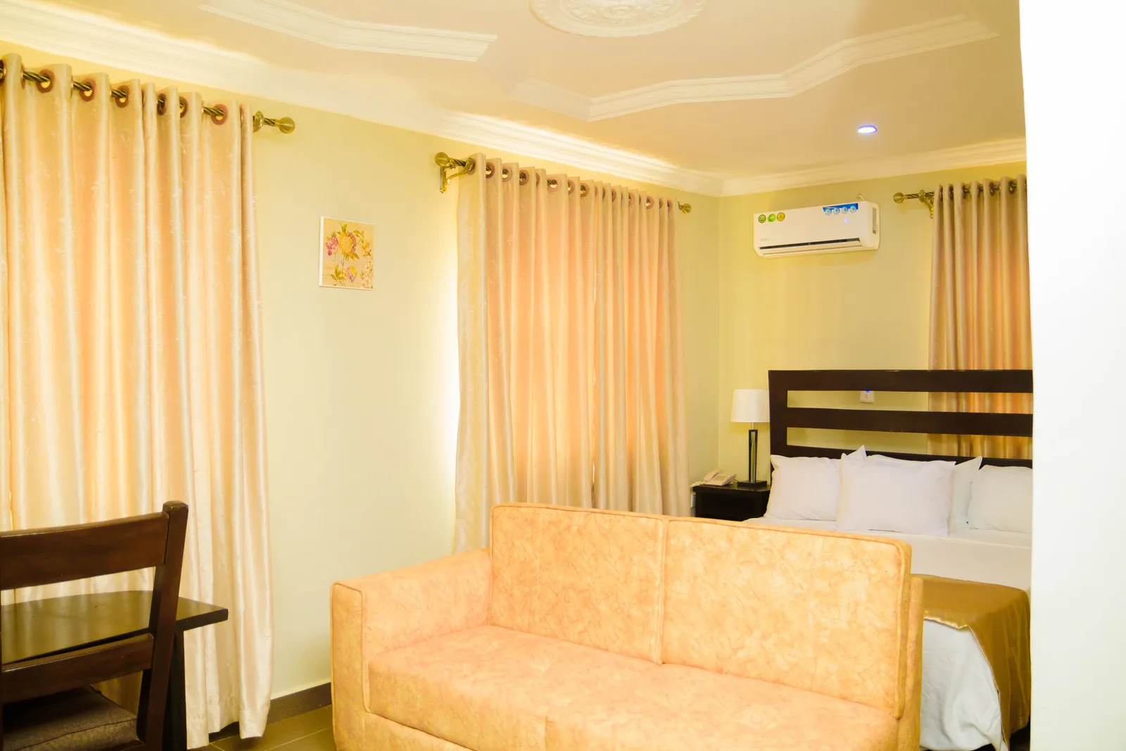 Consulate Hotel, Ibadan