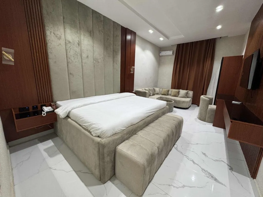 One One B Luxury Hotel, Asaba