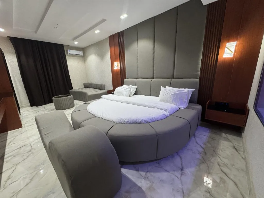 One One B Luxury Hotel, Asaba