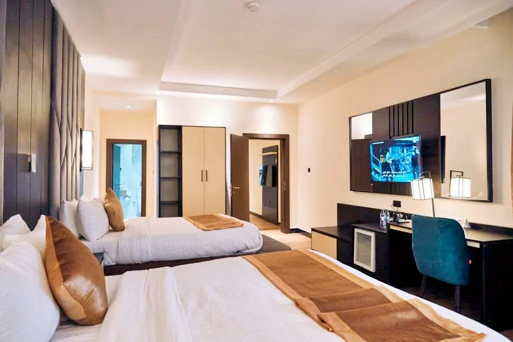 Villa Toscana Hotels, Asaba