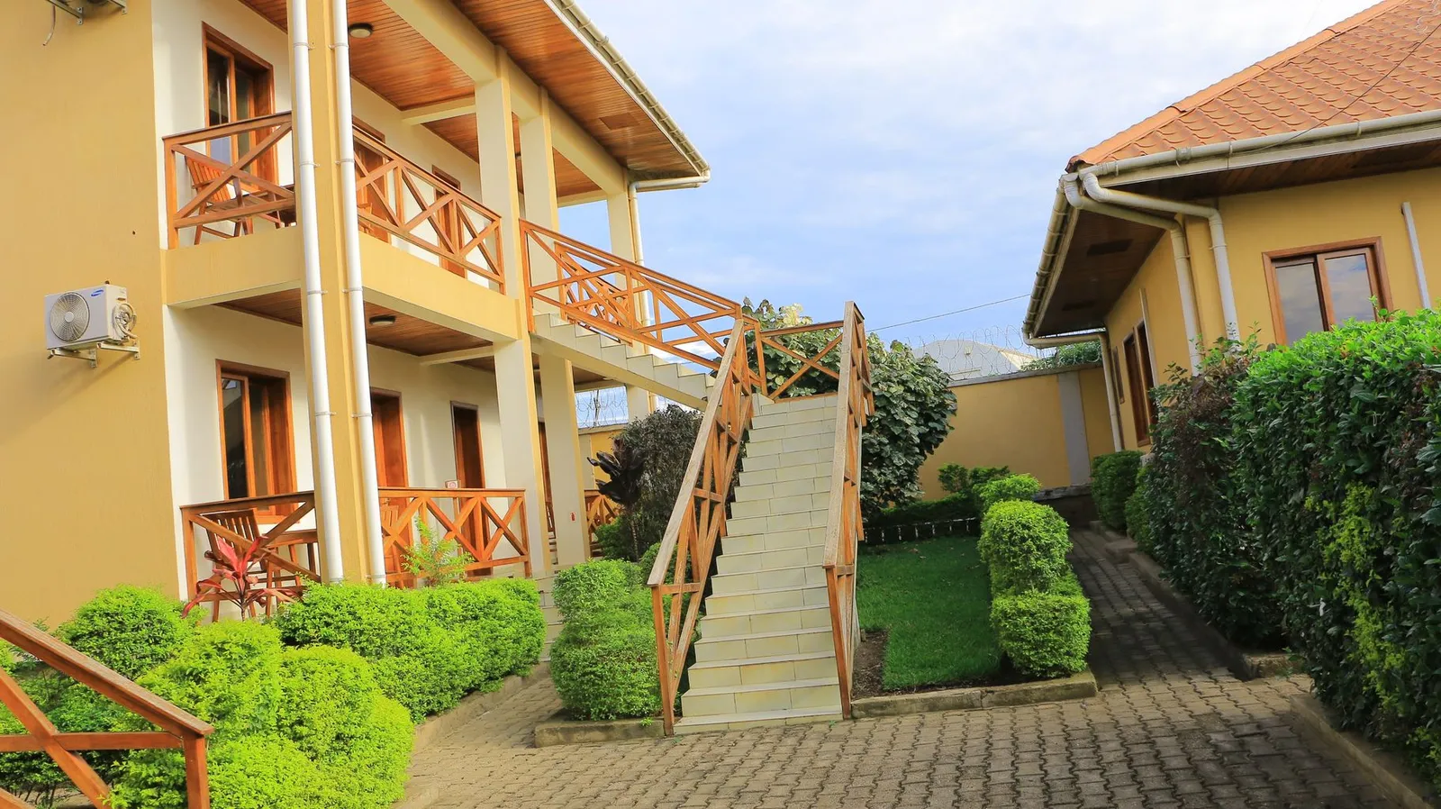 Bunia Executive Lodge, Bunia