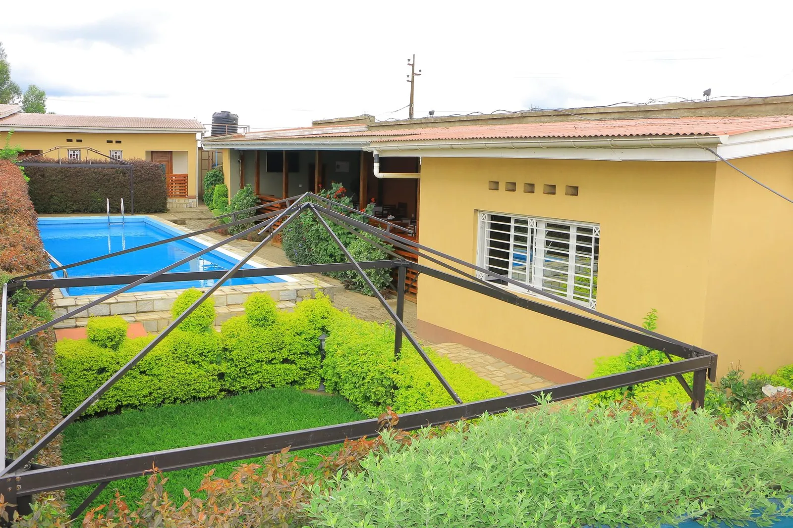 Bunia Executive Lodge, Bunia