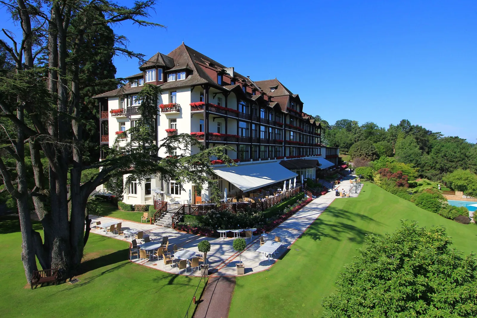 Hotel Ermitage — Exterior, Neuvecelle