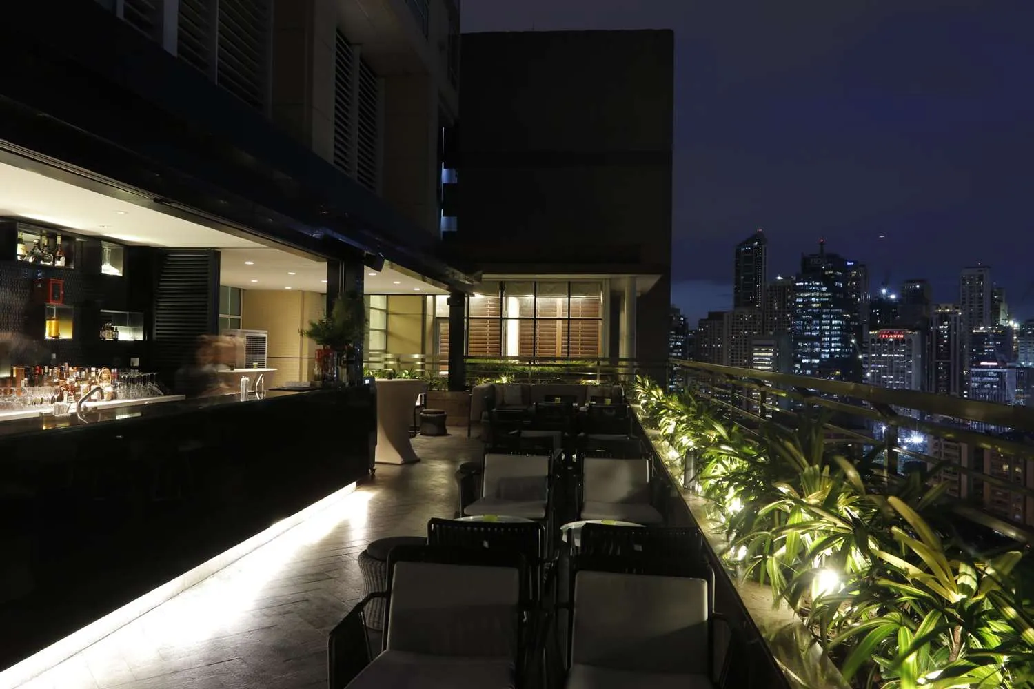 Discovery Primea — Exterior, Makati