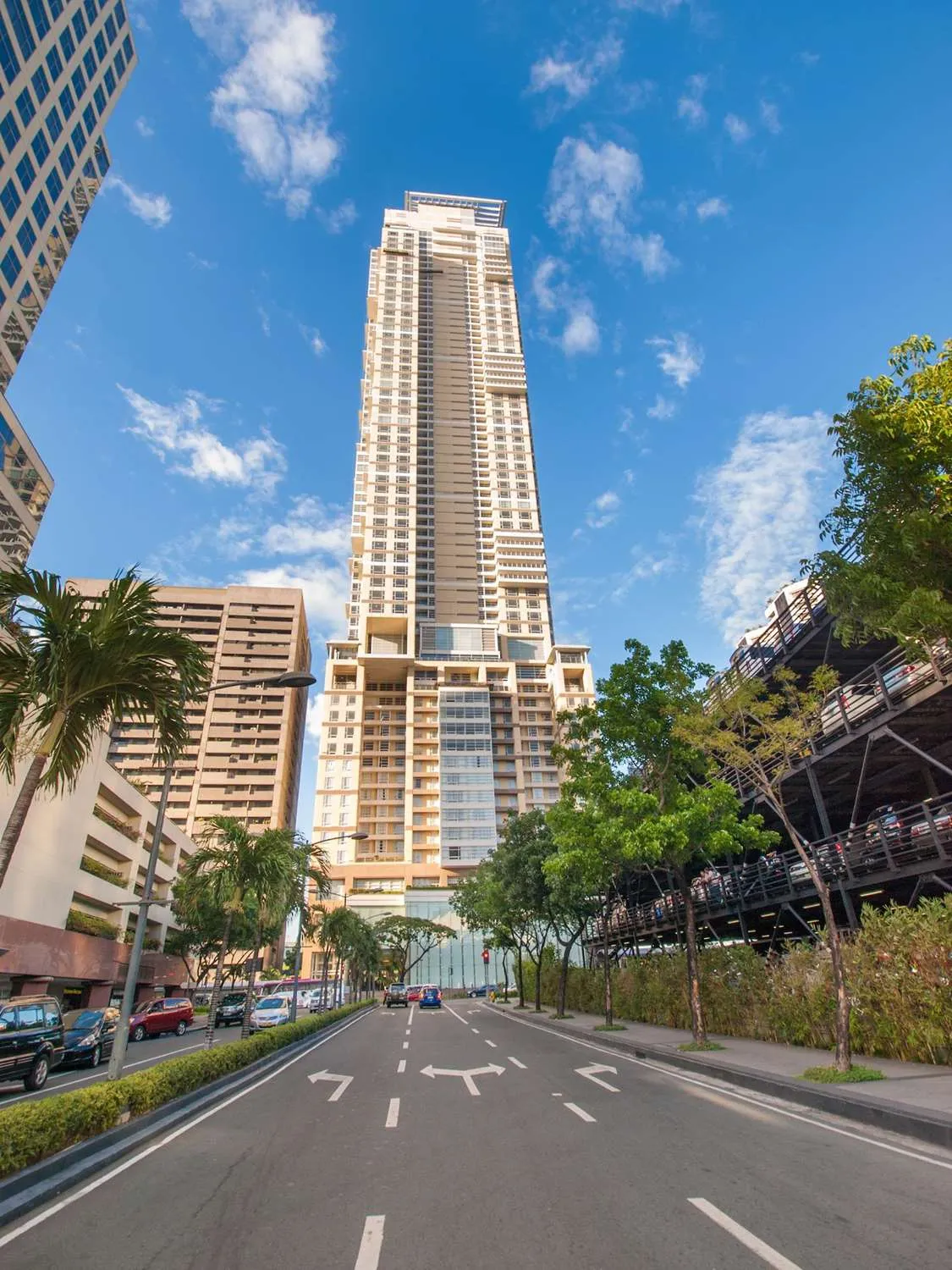 Discovery Primea — Exterior, Makati