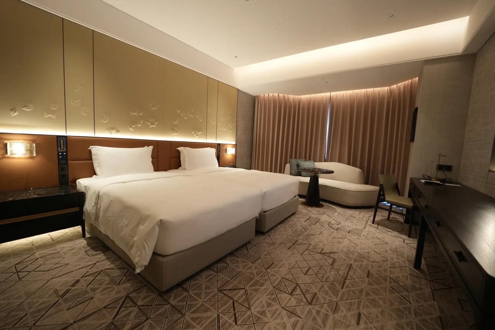 New Coast Hotel Manila, Manila