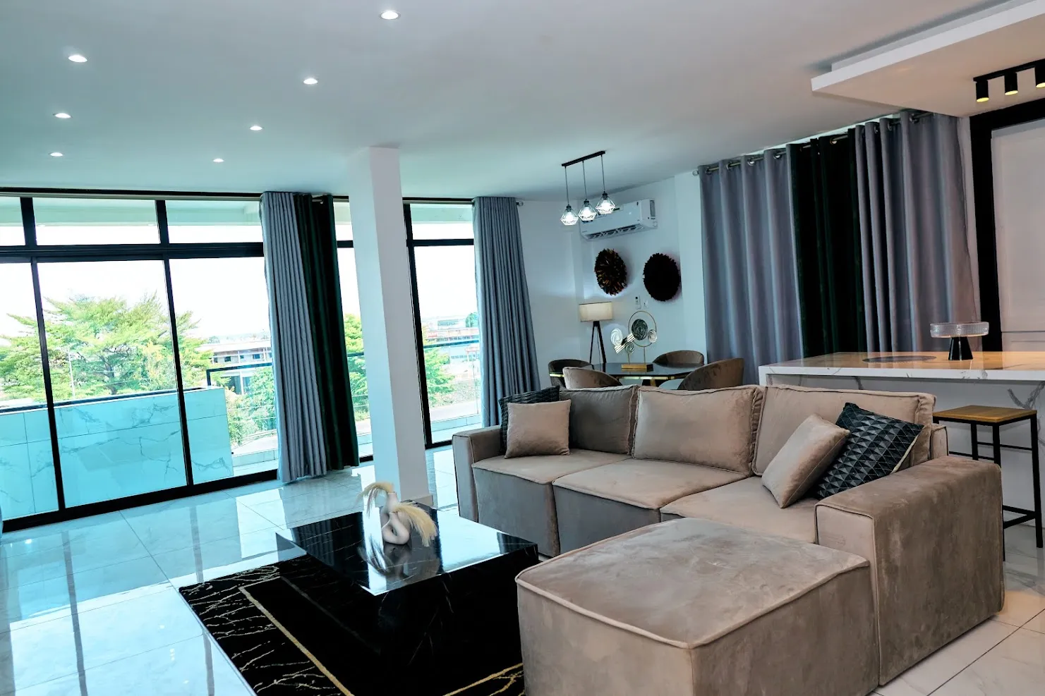 REDDINGTON BY JVTE, Douala