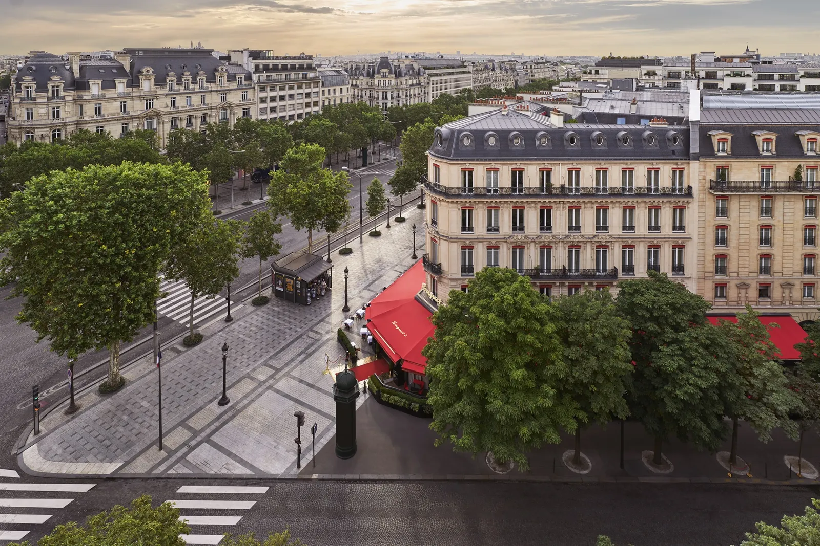 Fouquet's Paris, Paris