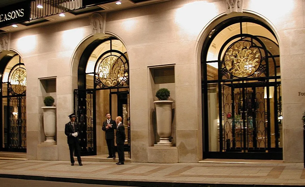 Four Seasons Hotel George V, Paris