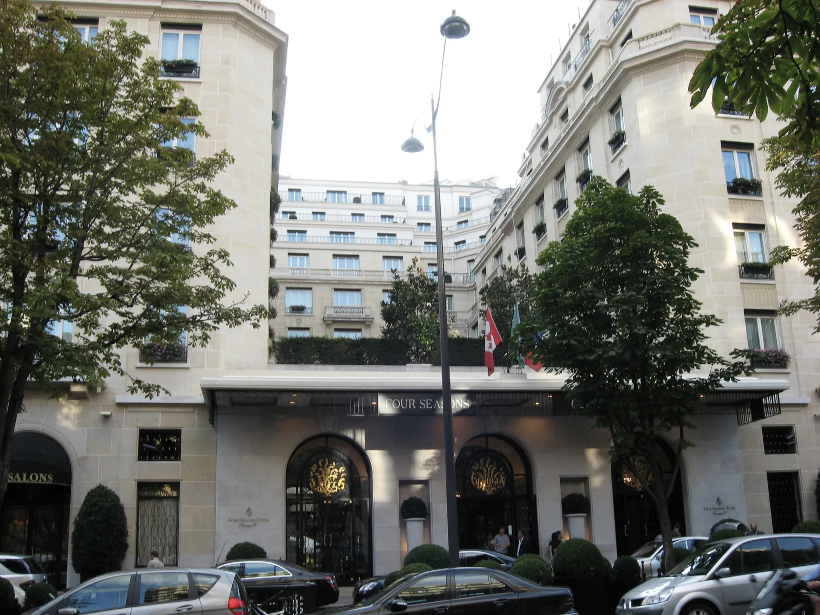 Four Seasons Hotel George V, Paris