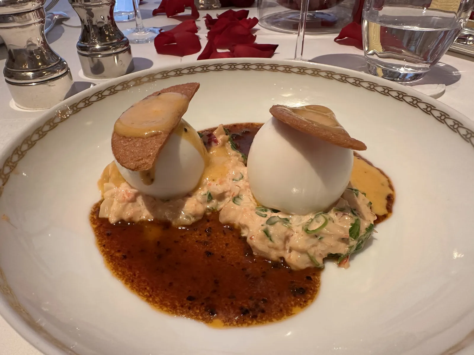 Hotel Plaza Athenee Paris — At a glance, Paris