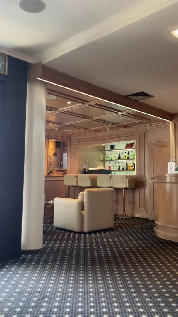 Hotel Zunelli — At a glance, Luanda