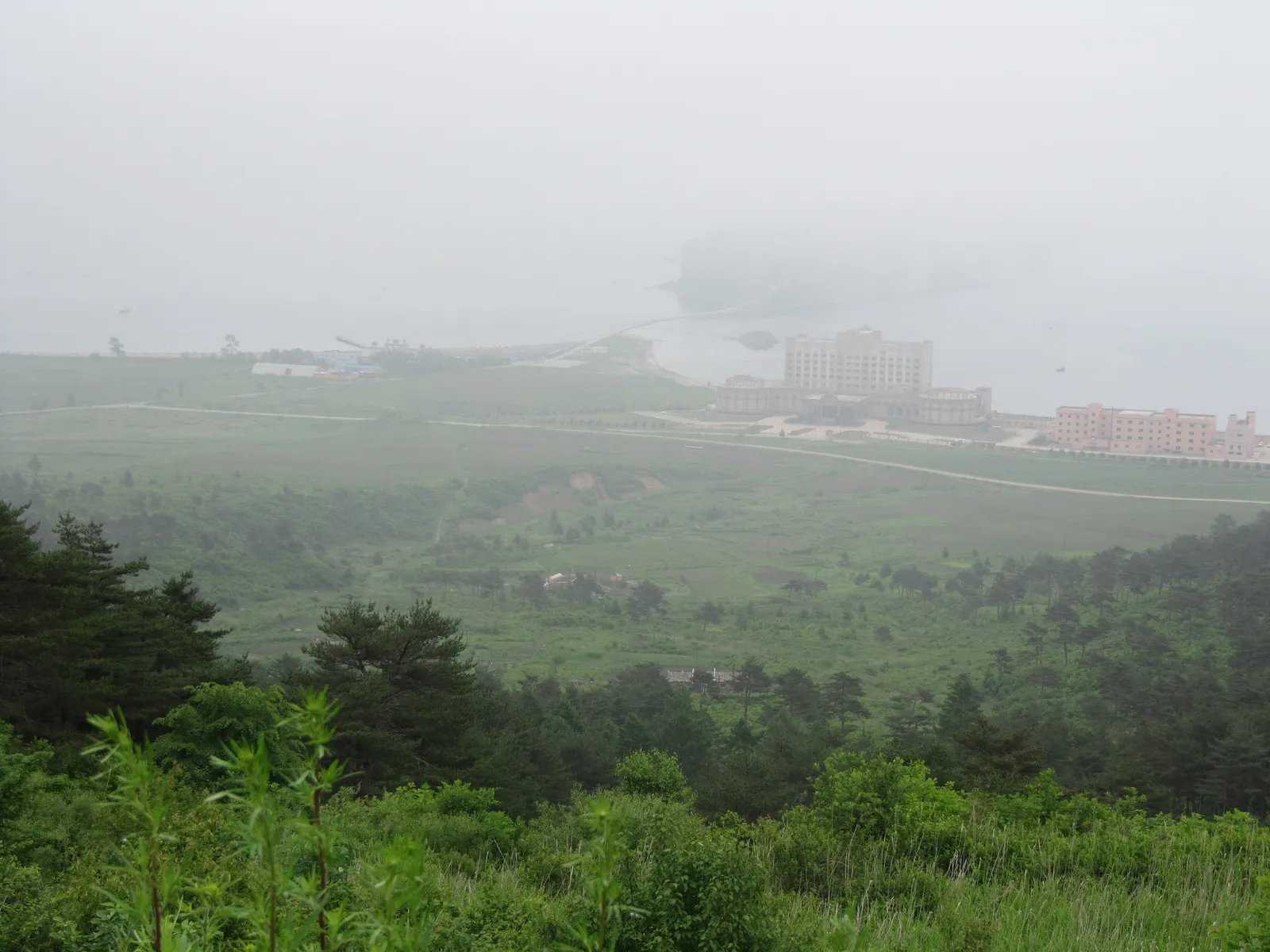 Emperor Hotel and Casino, Rason