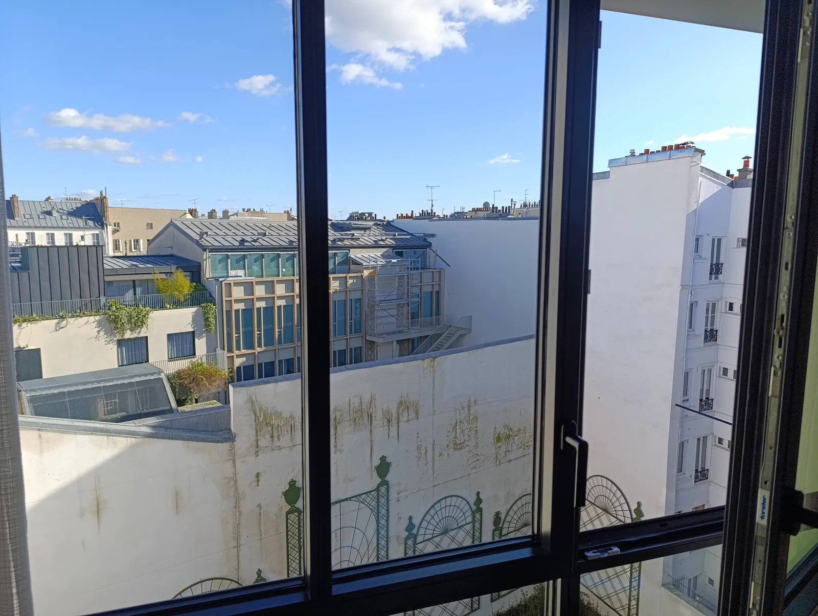 La Fantaisie — Exterior, Paris