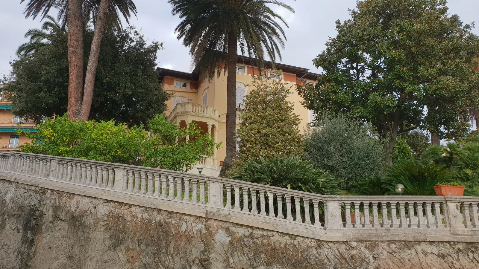Villa Perla, Assinie-Mafia