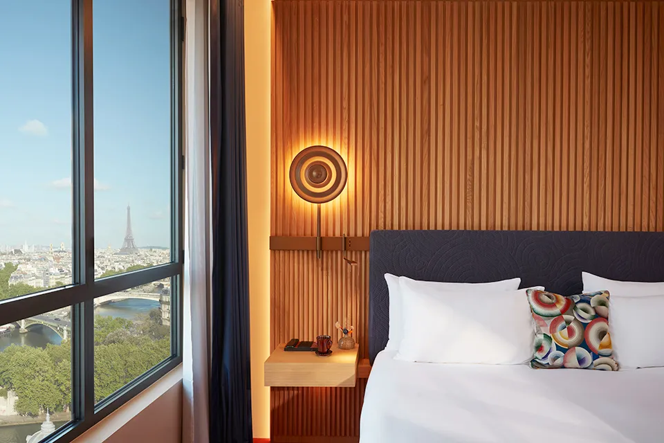 SO/ Paris, Paris