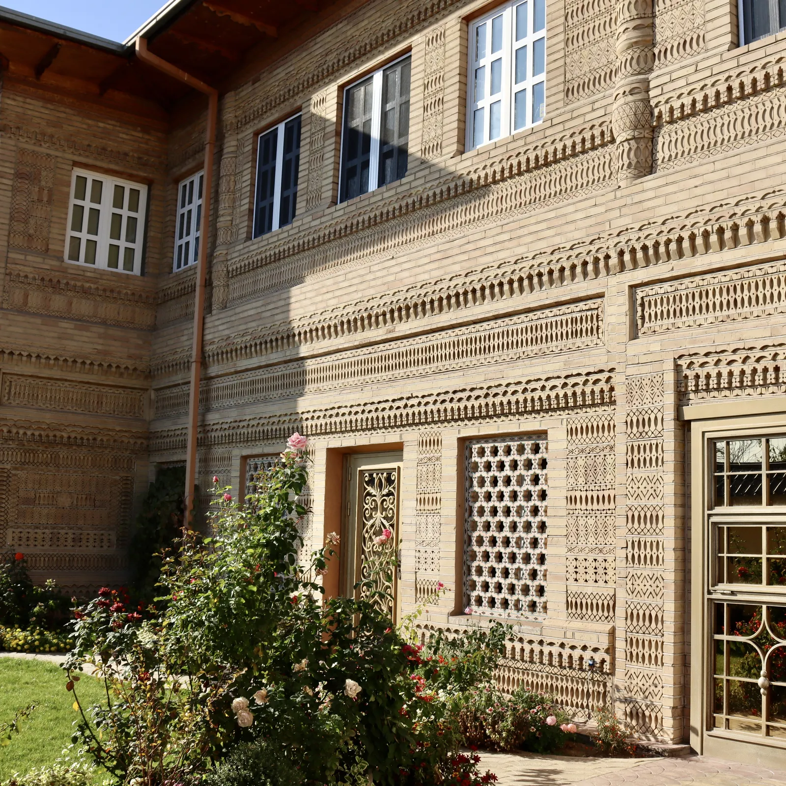 Ikat Villa, Tashkent