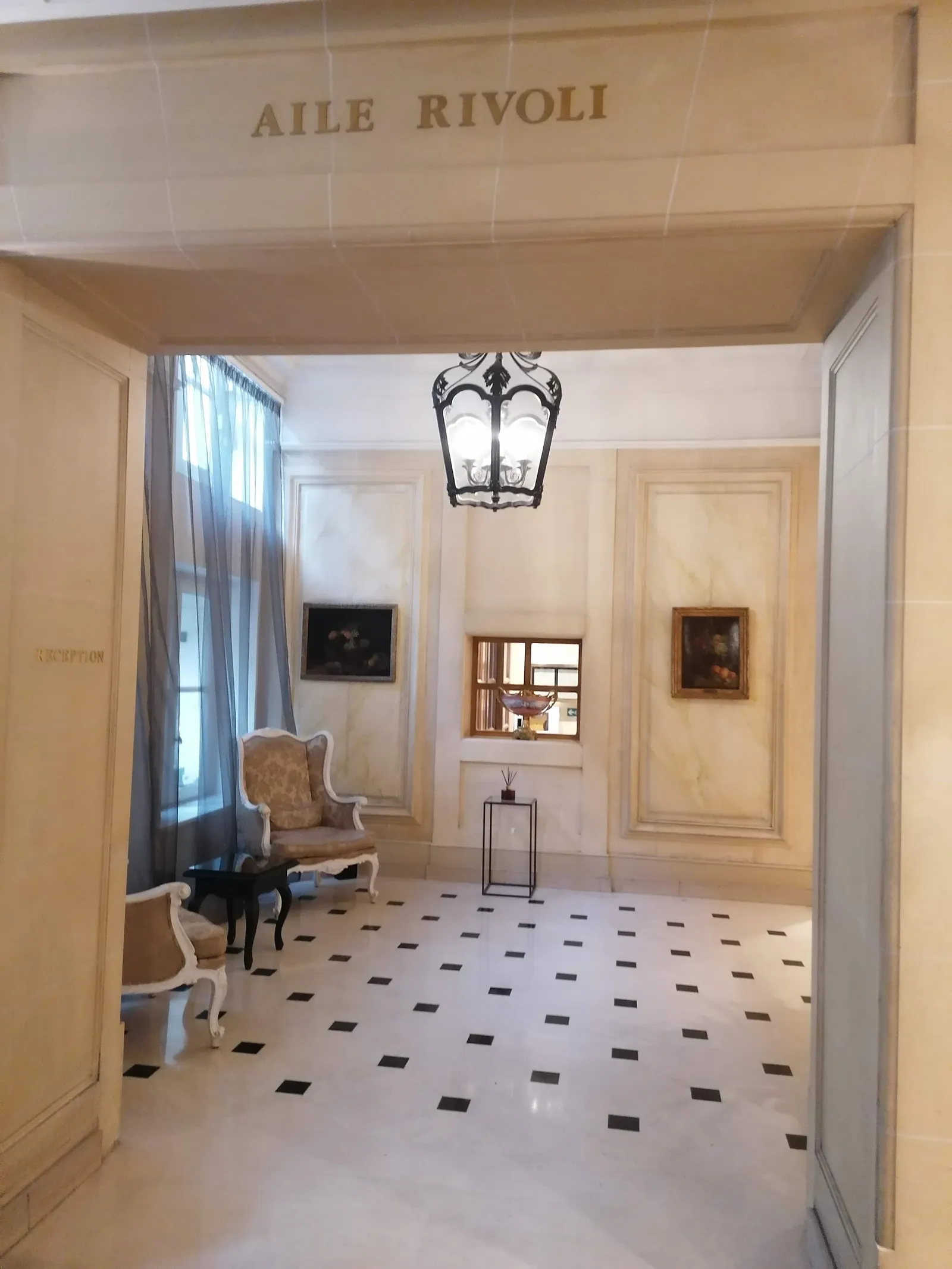 Castille Paris — Exterior, Paris