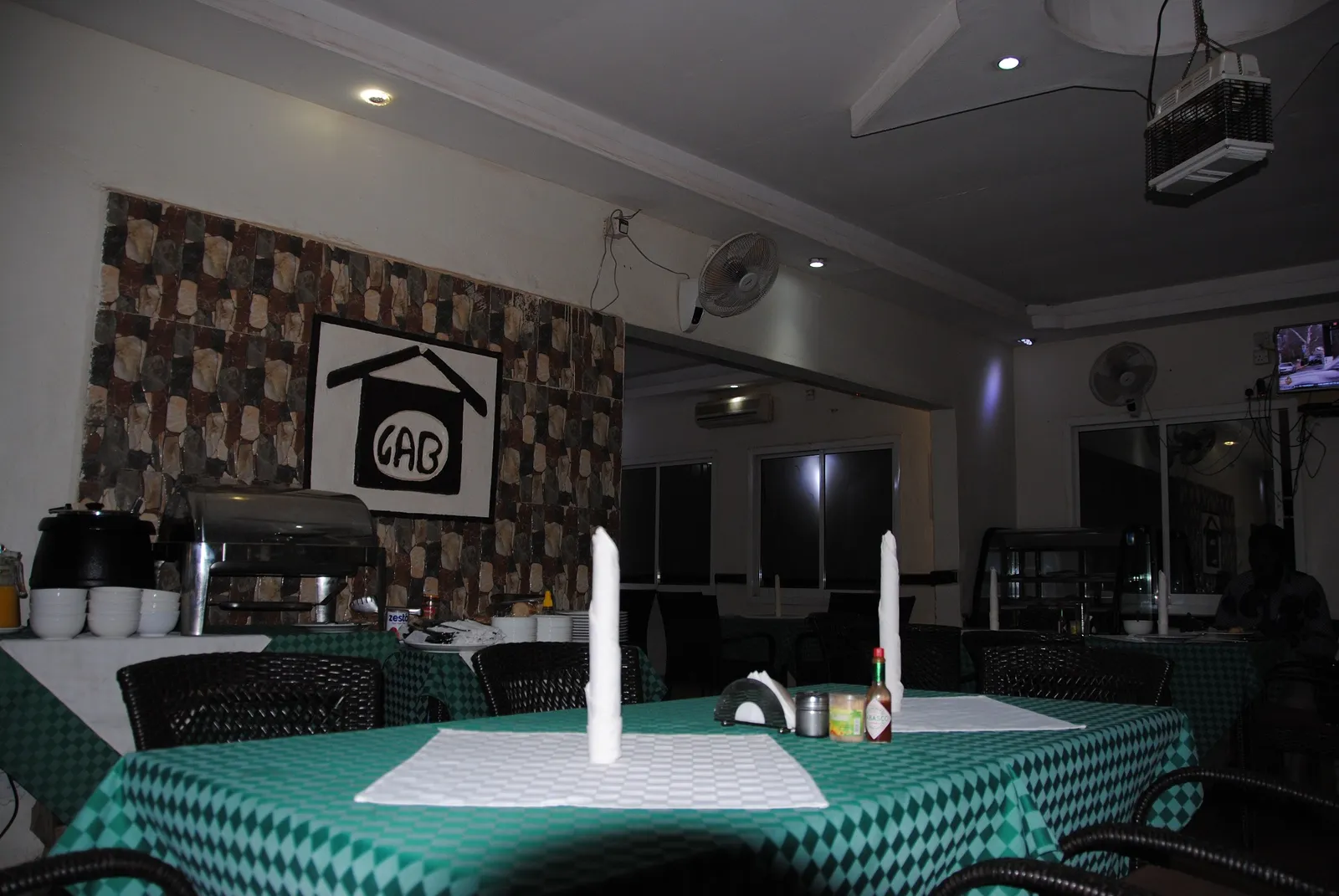 Universal Gab Hotel, Wau