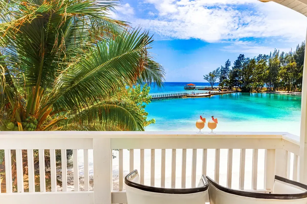 Fantasy Island Beach Resort, French Harbour