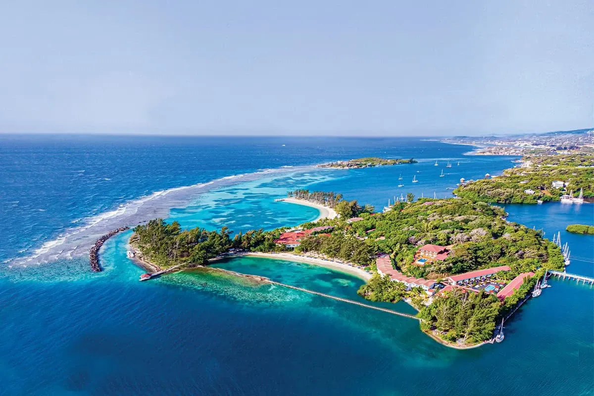 Fantasy Island Beach Resort, French Harbour