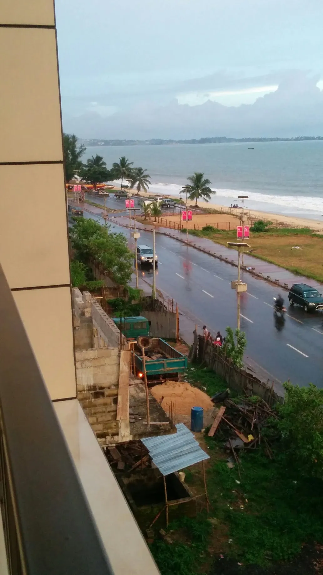Atlantic Lumley Hotel — Exterior, Freetown