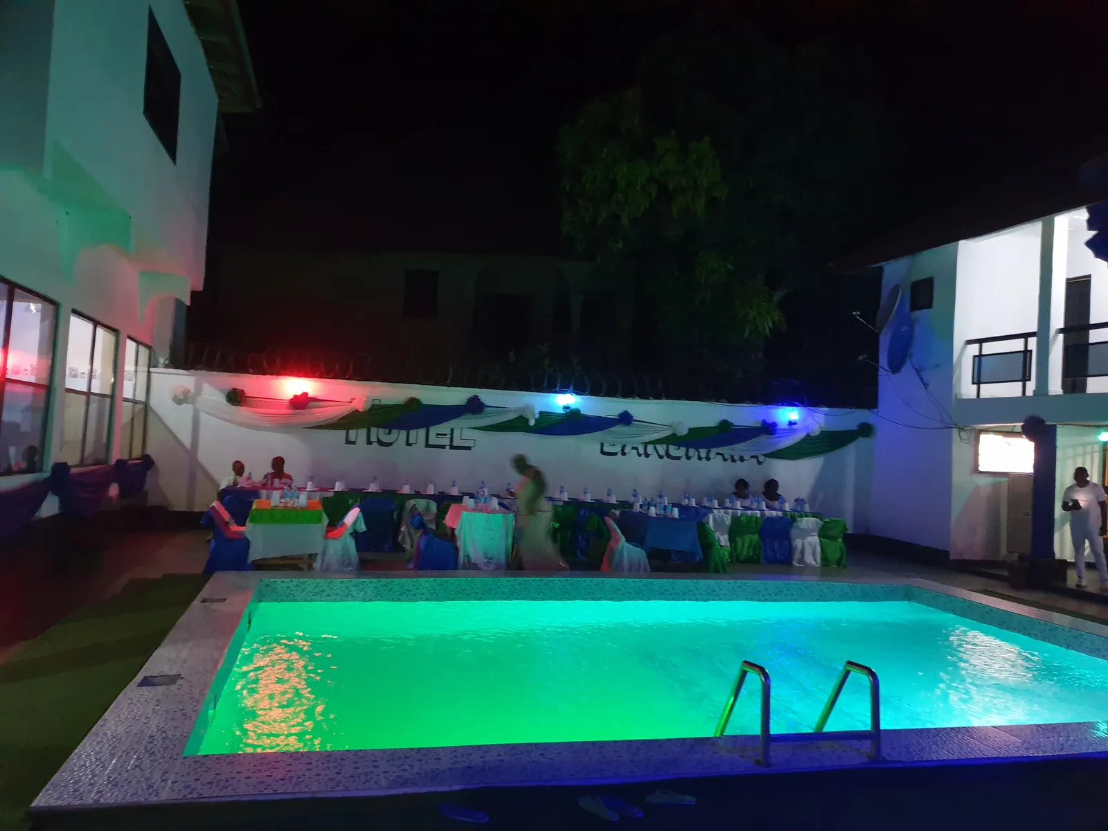 Wusum Hotel — Exterior, Makeni