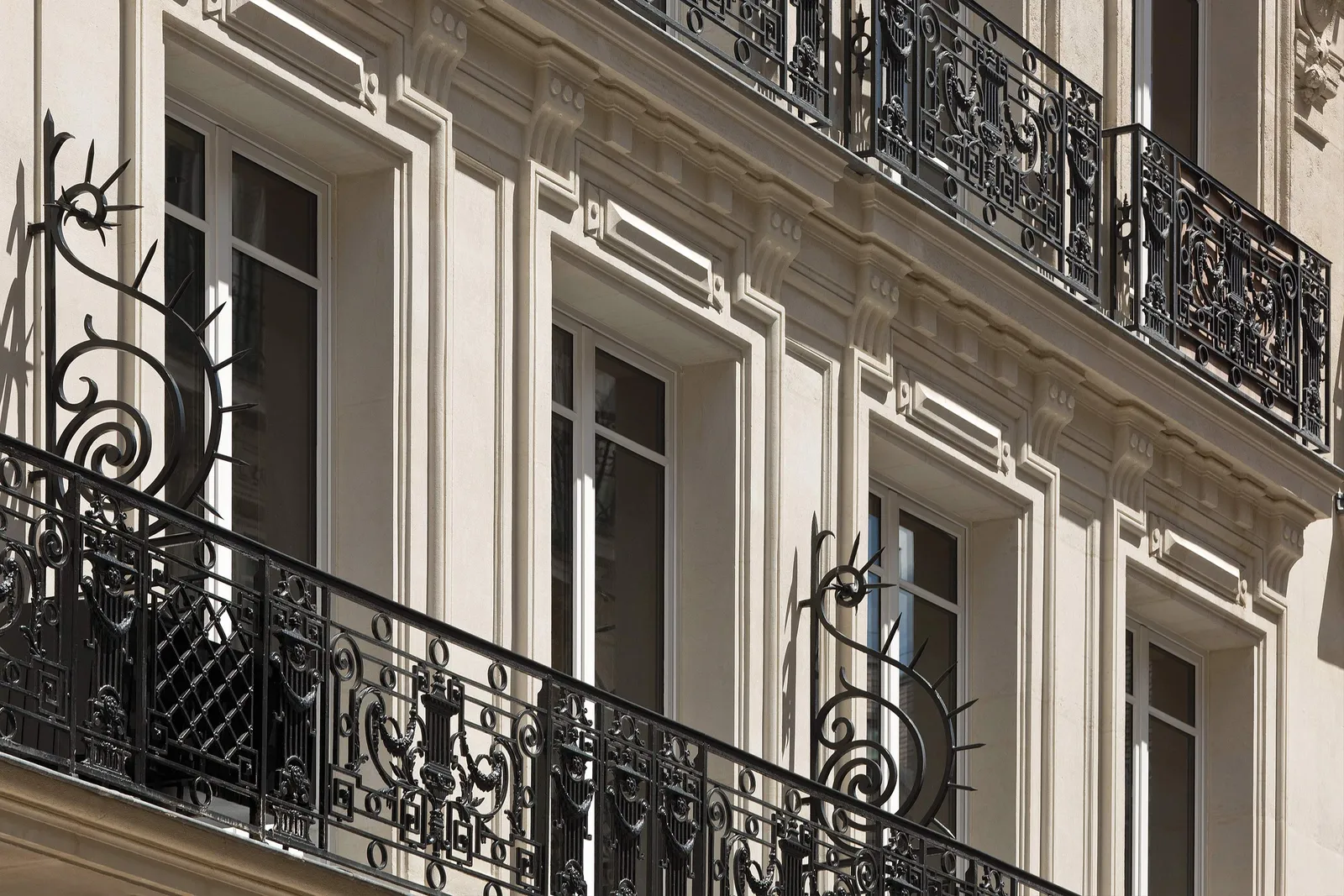 La Demeure Montaigne — Exterior, Paris