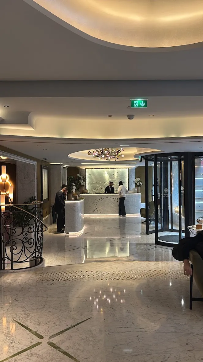 La Demeure Montaigne — Exterior, Paris