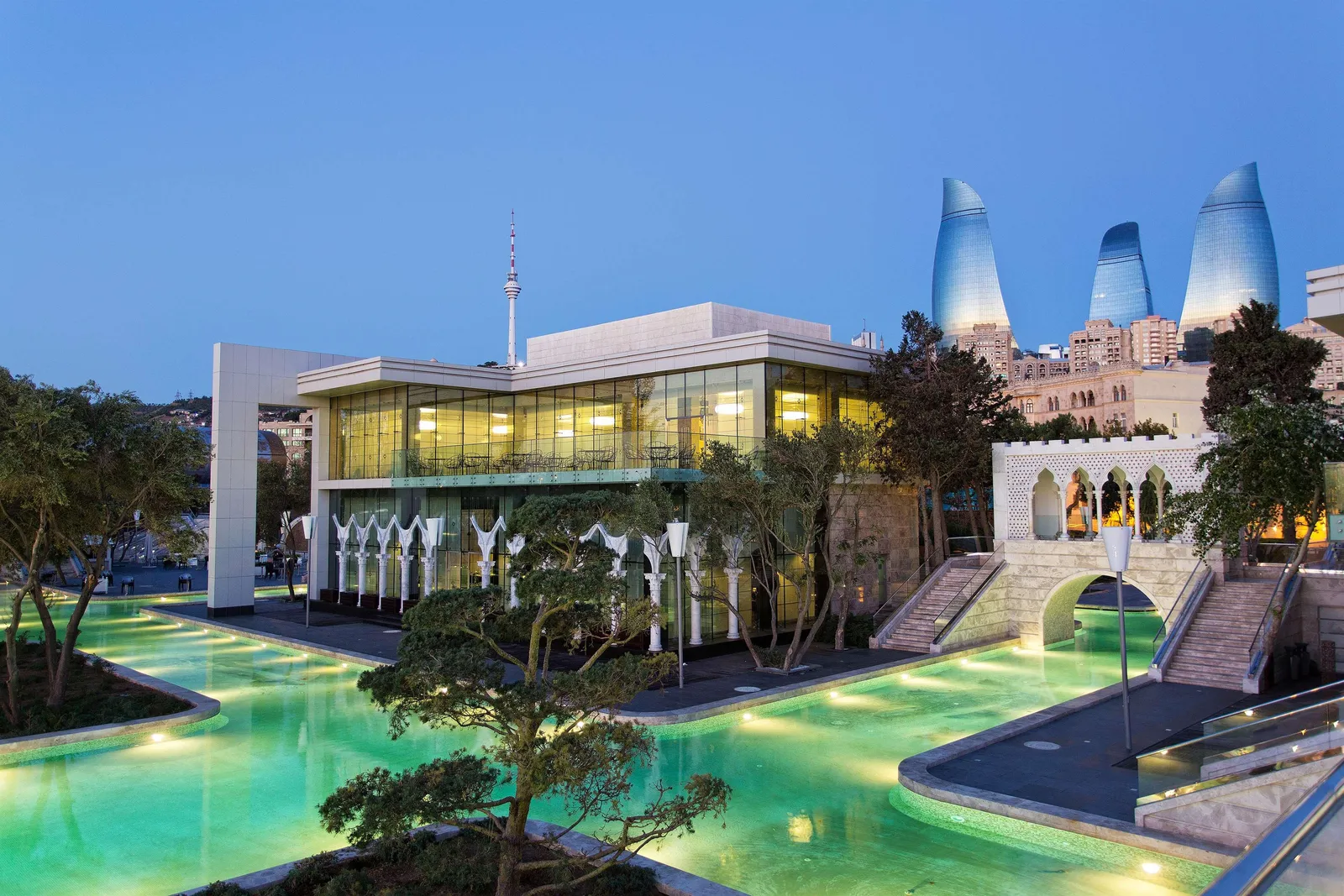 Fairmont Baku, Flame Towers — Exterior, Baku