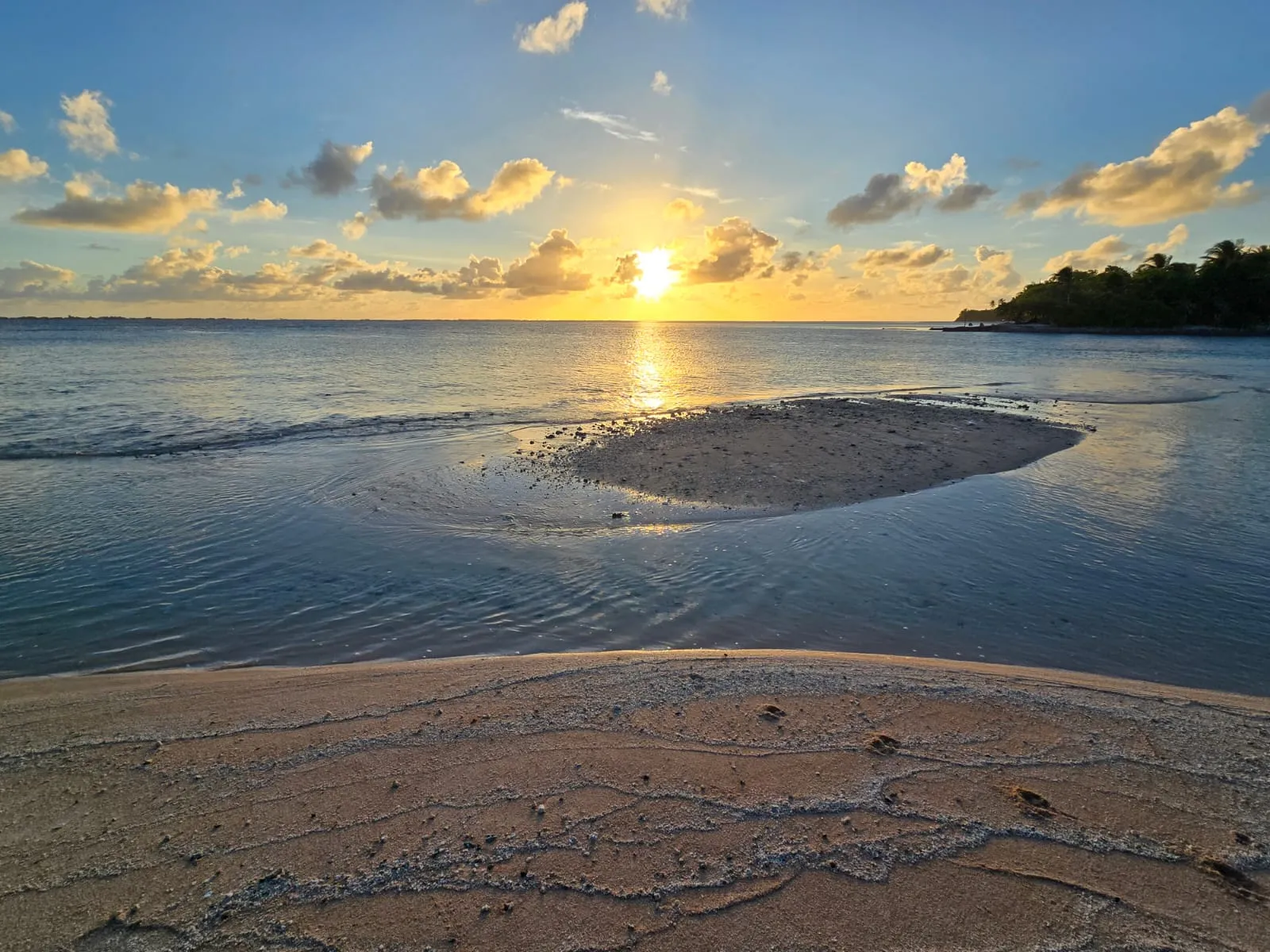 Bokanbotin Island Resort, Majuro Atoll