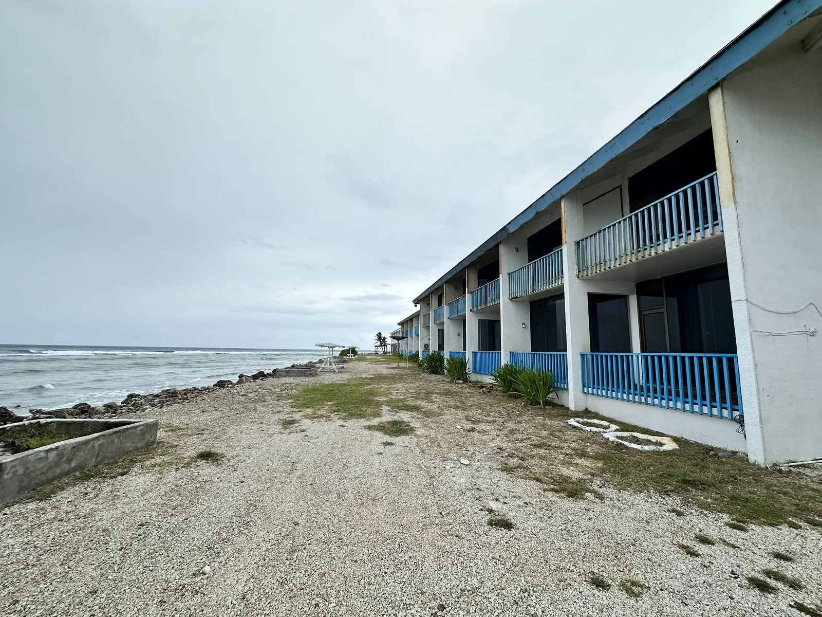 Hotel Menen — Exterior, Meneng District