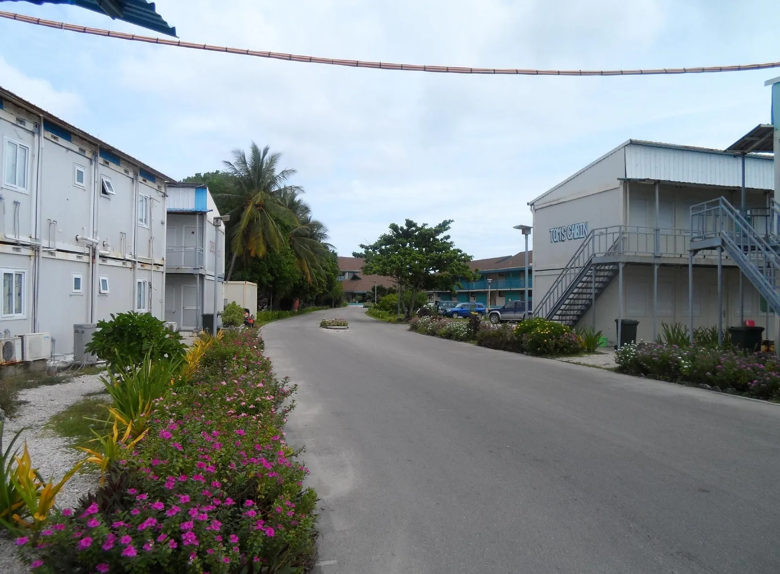 Hotel Menen — Exterior, Meneng District