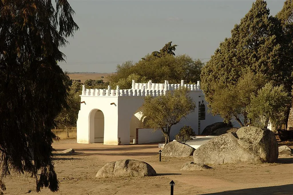 Convento do Espinheiro, Historic Hotel & Spa — Exterior, Évora