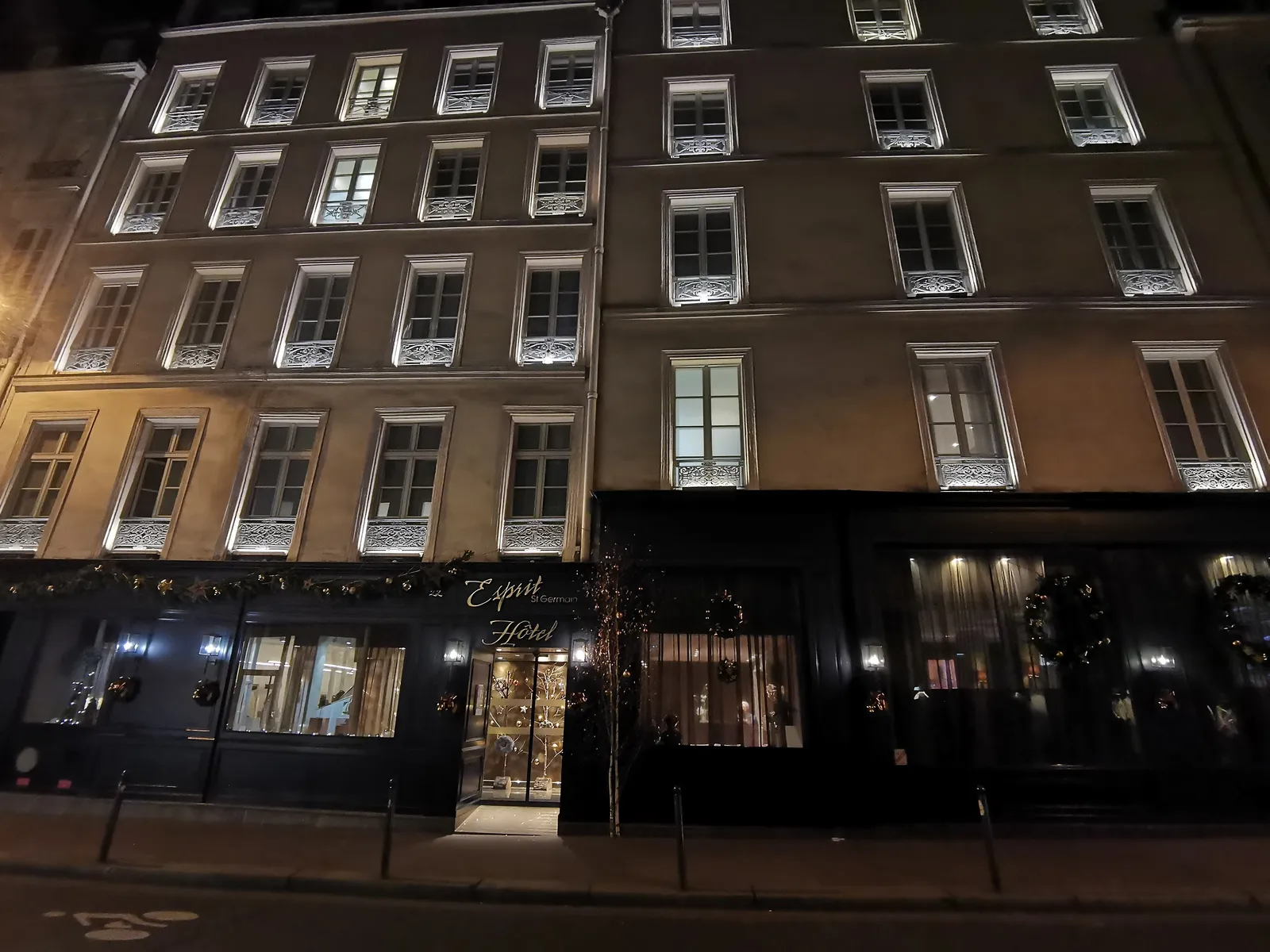 Esprit Saint Germain — Exterior, Paris