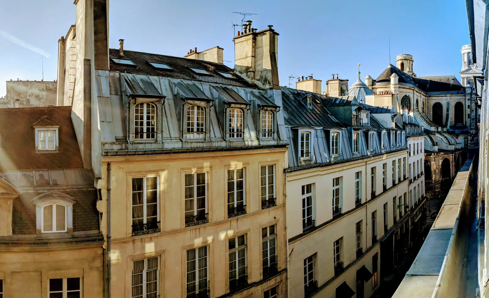 Esprit Saint Germain — Exterior, Paris