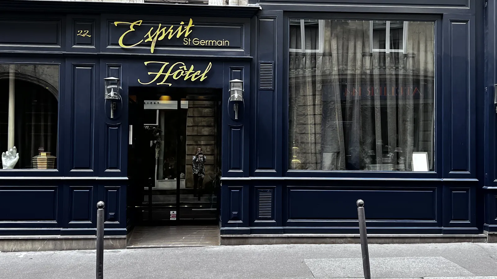 Esprit Saint Germain — Exterior, Paris