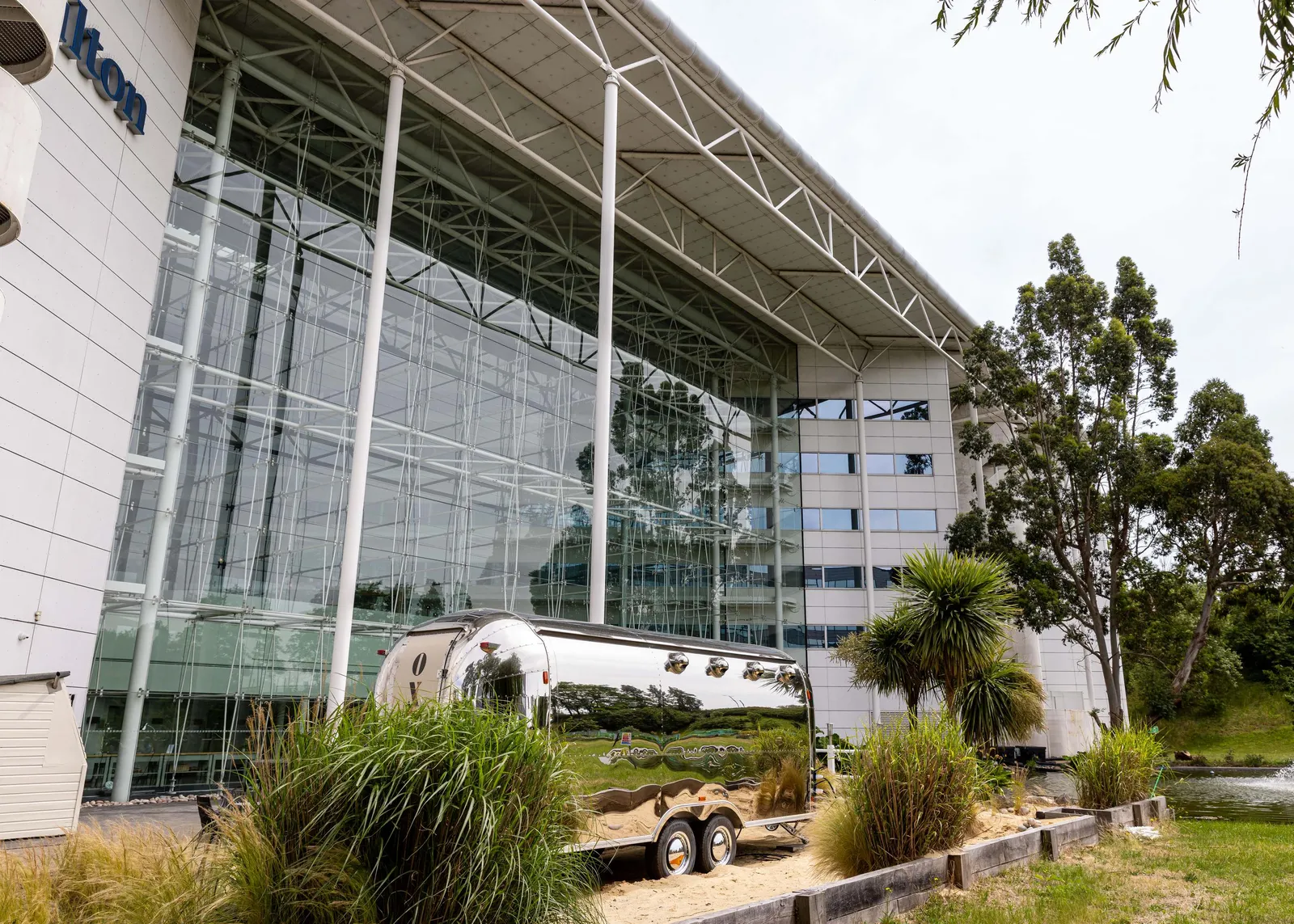 Hilton London Heathrow Airport — Exterior, Hounslow