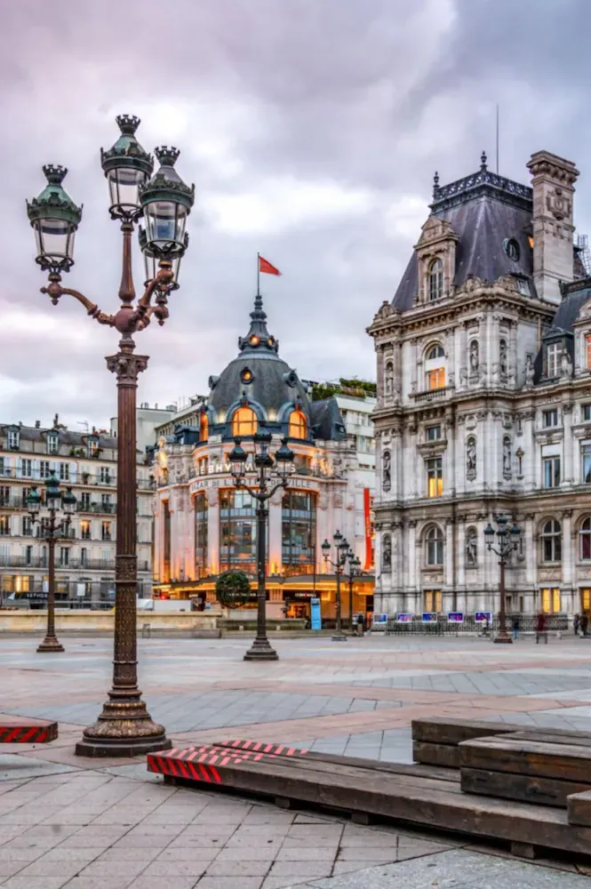 Le Grand Mazarin — Exterior, Paris