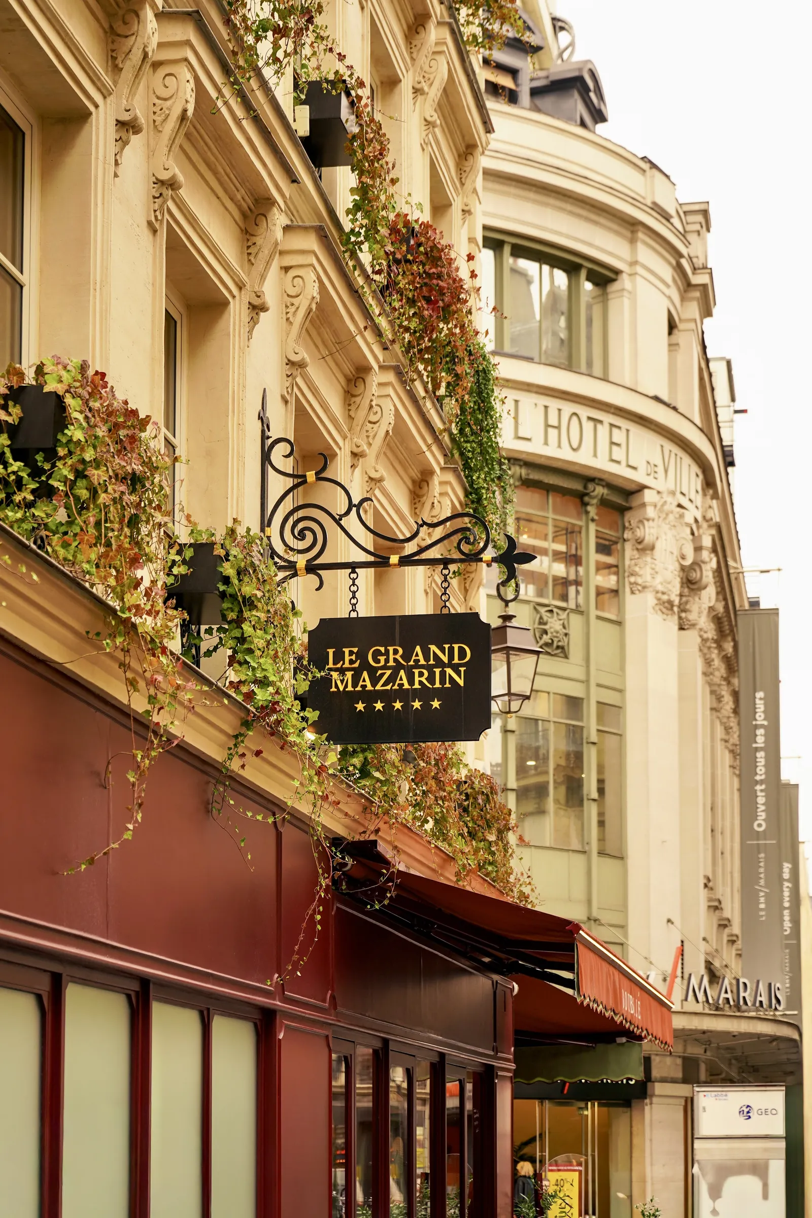 Le Grand Mazarin — Exterior, Paris