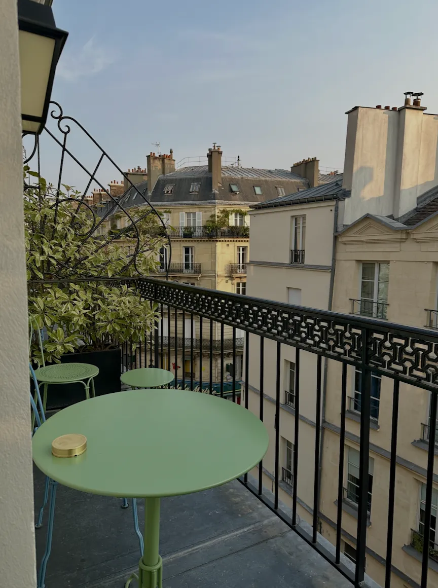 Le Grand Mazarin — Exterior, Paris