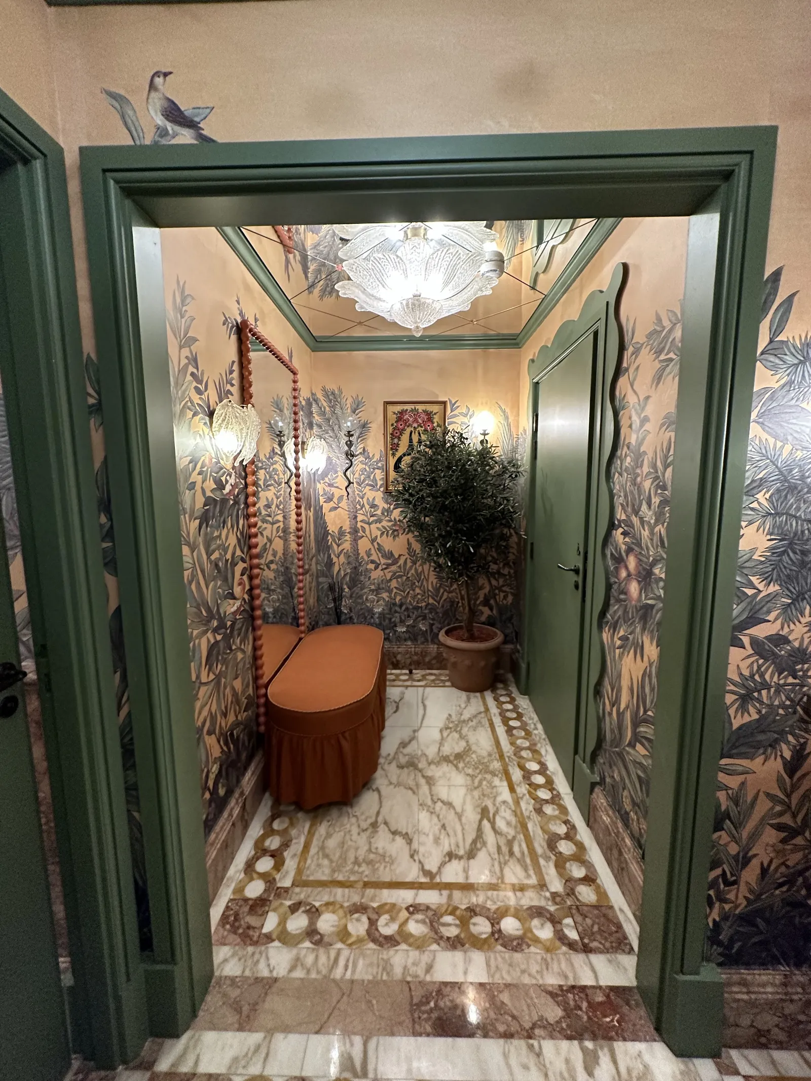 Le Grand Mazarin — Exterior, Paris